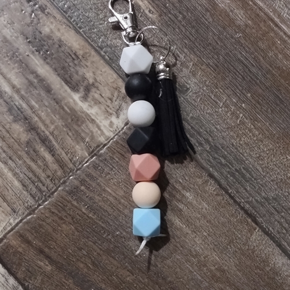 Keychain bracelet, silicone bead - Picture 5 of 5